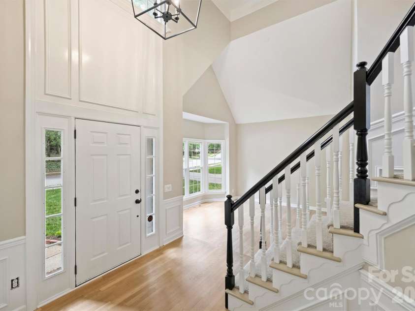 5317 Fairvista Drive, Charlotte, NC 28269.  MLS# CAR4393262, YatesRealty ID 31445. 