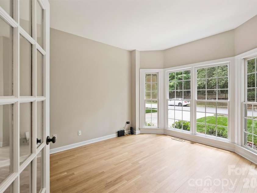 5317 Fairvista Drive, Charlotte, NC 28269.  MLS# CAR4393262, YatesRealty ID 31445. 