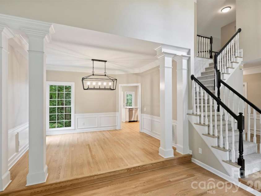 5317 Fairvista Drive, Charlotte, NC 28269.  MLS# CAR4393262, YatesRealty ID 31445. 