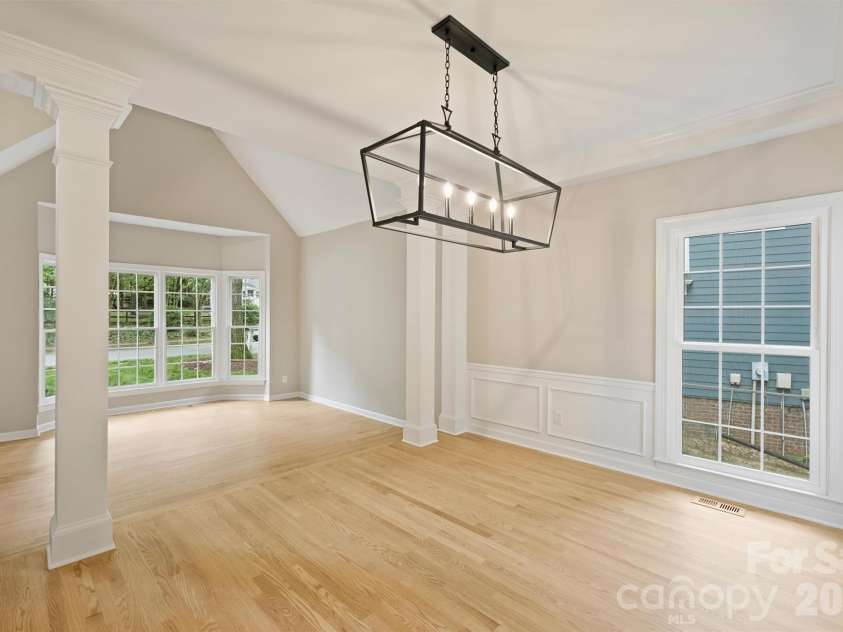 5317 Fairvista Drive, Charlotte, NC 28269.  MLS# CAR4393262, YatesRealty ID 31445. 