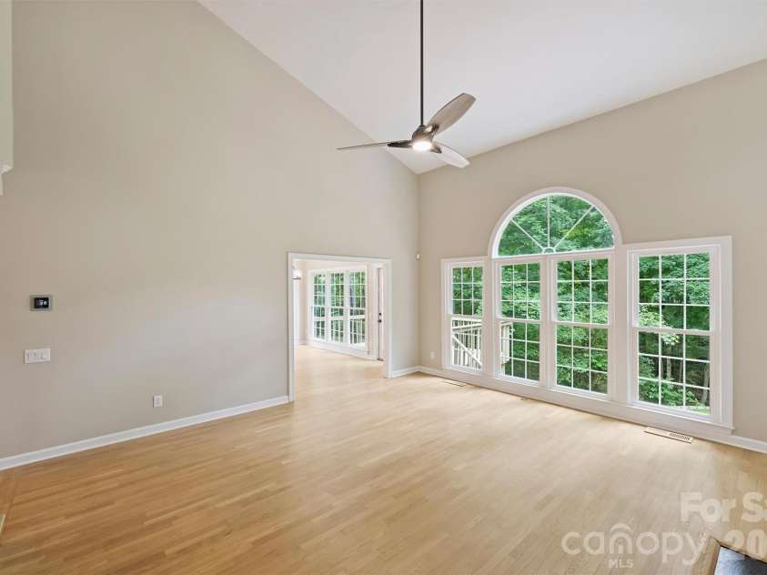 5317 Fairvista Drive, Charlotte, NC 28269.  MLS# CAR4393262, YatesRealty ID 31445. 