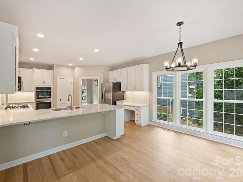 5317 Fairvista Drive, Charlotte, NC 28269.  MLS# CAR4393262, YatesRealty ID 31445. 