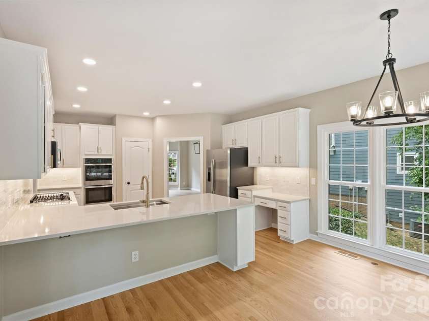 5317 Fairvista Drive, Charlotte, NC 28269.  MLS# CAR4393262, YatesRealty ID 31445. 