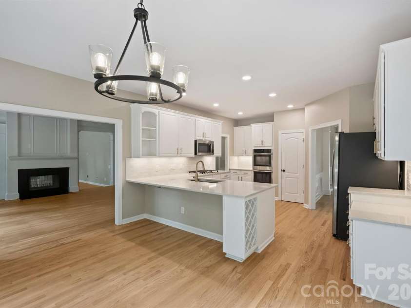 5317 Fairvista Drive, Charlotte, NC 28269.  MLS# CAR4393262, YatesRealty ID 31445. 