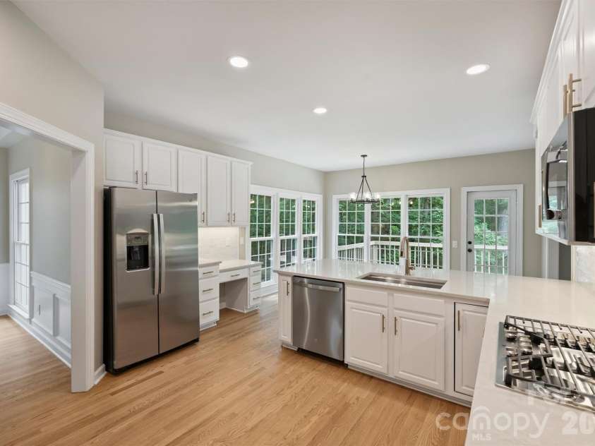 5317 Fairvista Drive, Charlotte, NC 28269.  MLS# CAR4393262, YatesRealty ID 31445. 