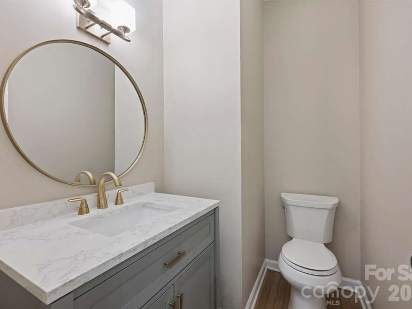 5317 Fairvista Drive, Charlotte, NC 28269.  MLS# CAR4393262, YatesRealty ID 31445. 