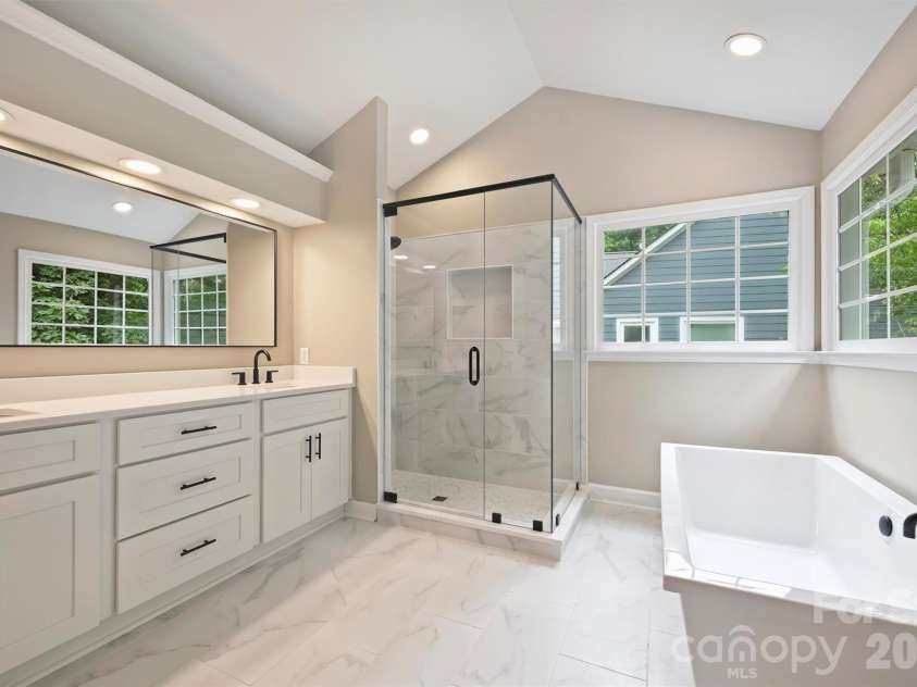 5317 Fairvista Drive, Charlotte, NC 28269.  MLS# CAR4393262, YatesRealty ID 31445. 