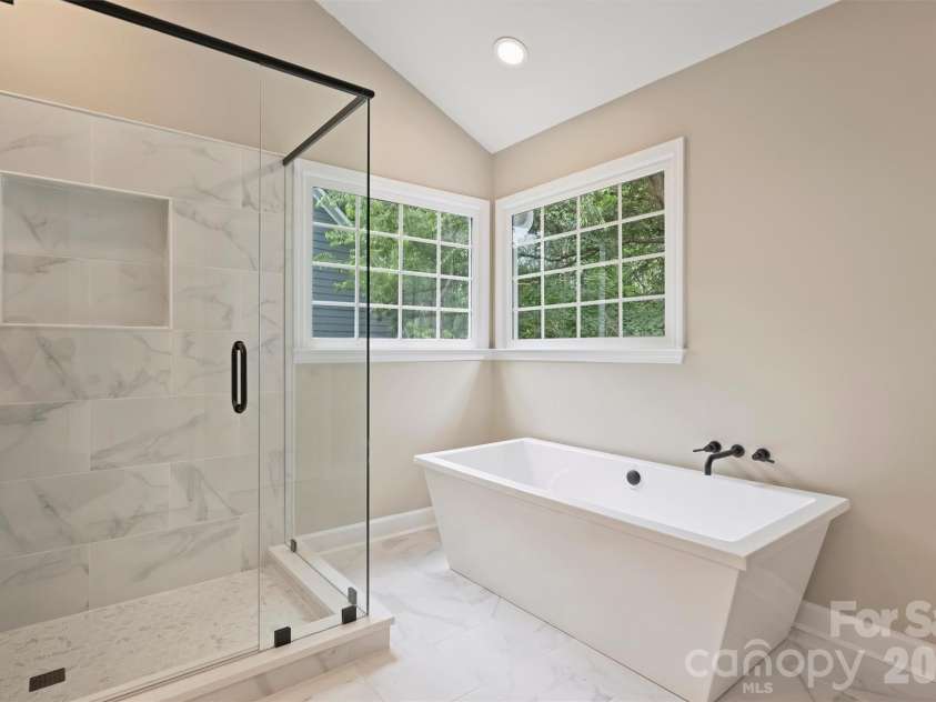 5317 Fairvista Drive, Charlotte, NC 28269.  MLS# CAR4393262, YatesRealty ID 31445. 