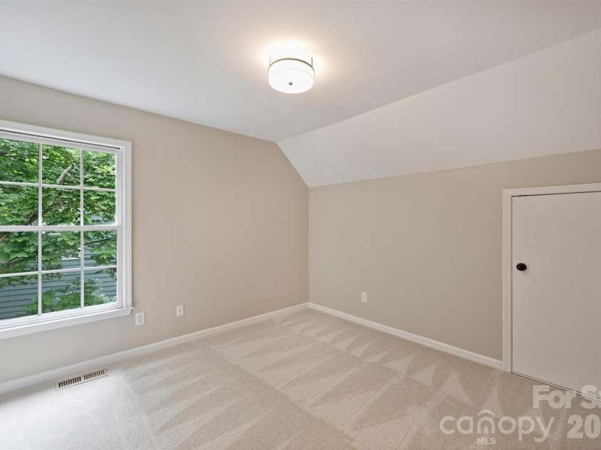 5317 Fairvista Drive, Charlotte, NC 28269.  MLS# CAR4393262, YatesRealty ID 31445. 
