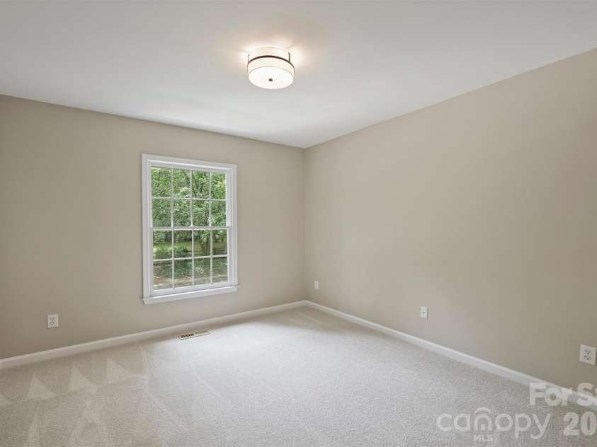 5317 Fairvista Drive, Charlotte, NC 28269.  MLS# CAR4393262, YatesRealty ID 31445. 