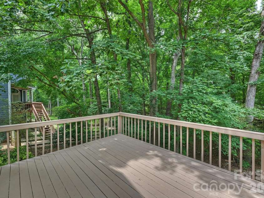 5317 Fairvista Drive, Charlotte, NC 28269.  MLS# CAR4393262, YatesRealty ID 31445. 