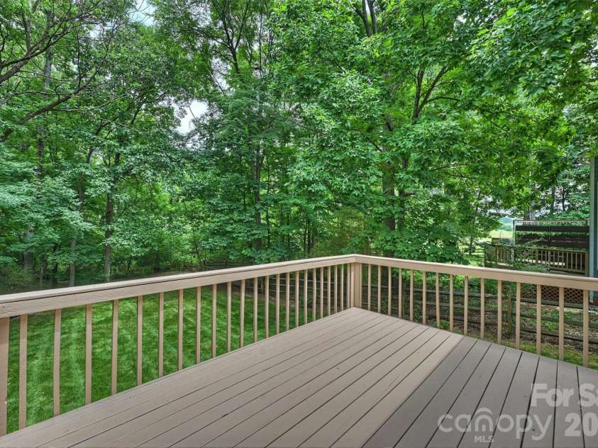 5317 Fairvista Drive, Charlotte, NC 28269.  MLS# CAR4393262, YatesRealty ID 31445. 