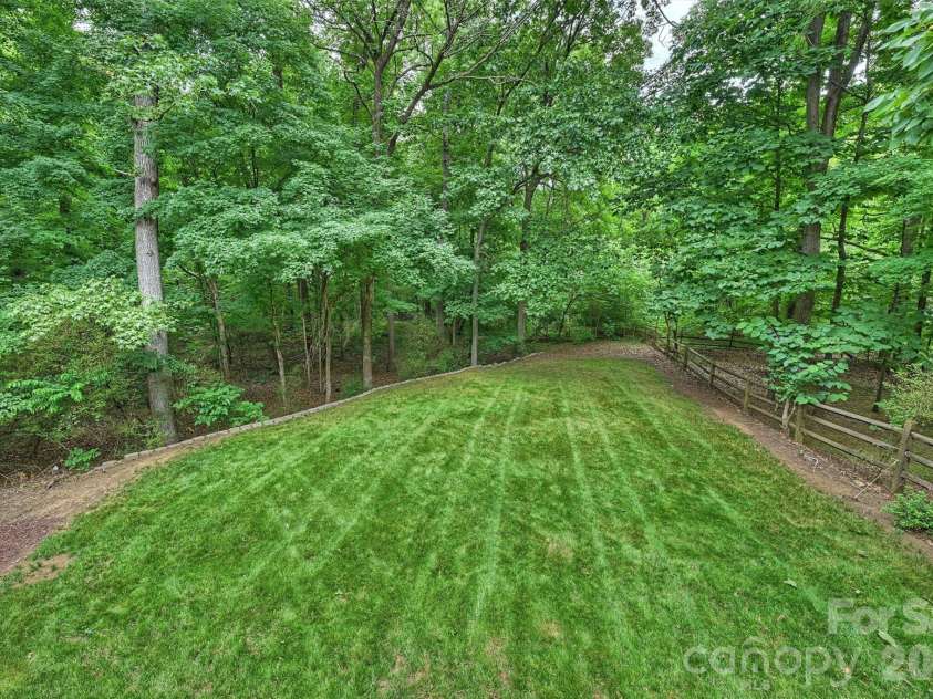 5317 Fairvista Drive, Charlotte, NC 28269.  MLS# CAR4393262, YatesRealty ID 31445. 