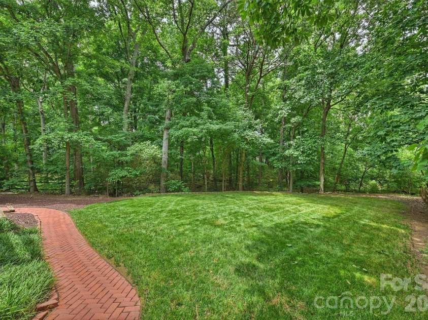 5317 Fairvista Drive, Charlotte, NC 28269.  MLS# CAR4393262, YatesRealty ID 31445. 
