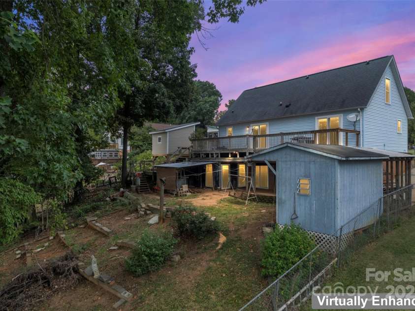 5438 Cold Harbor Drive, Charlotte, NC 28214.  MLS# CAR4282573, YatesRealty ID 31445. 