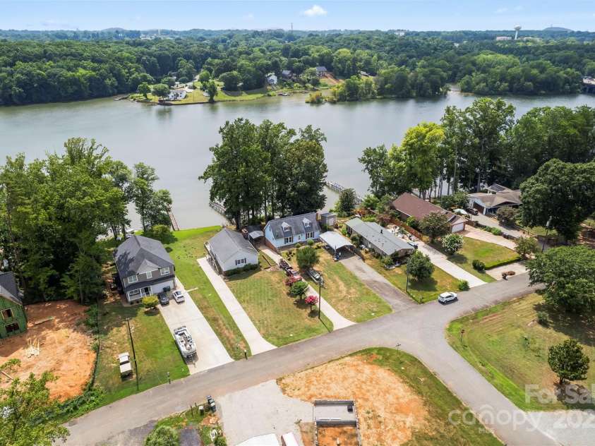 5438 Cold Harbor Drive, Charlotte, NC 28214.  MLS# CAR4282573, YatesRealty ID 31445. 