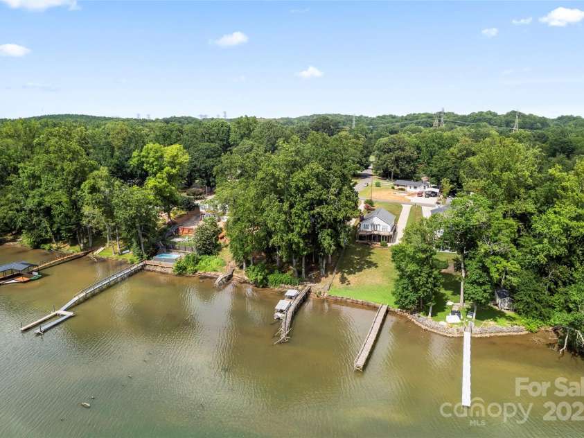 5438 Cold Harbor Drive, Charlotte, NC 28214.  MLS# CAR4282573, YatesRealty ID 31445. Ariel lake view