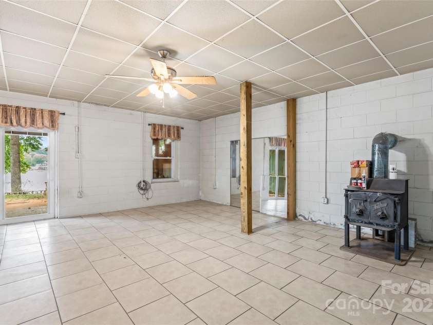 5438 Cold Harbor Drive, Charlotte, NC 28214.  MLS# CAR4282573, YatesRealty ID 31445. Basement