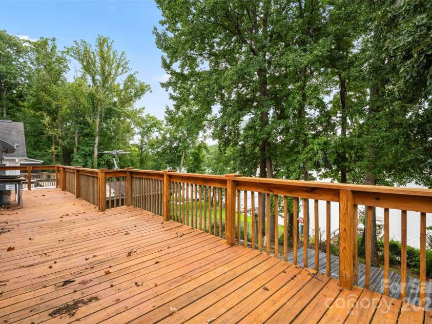 5438 Cold Harbor Drive, Charlotte, NC 28214.  MLS# CAR4282573, YatesRealty ID 31445. Deck off main level