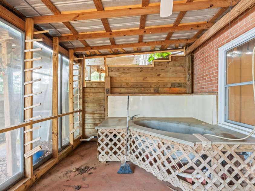 5438 Cold Harbor Drive, Charlotte, NC 28214.  MLS# CAR4282573, YatesRealty ID 31445. Outdoor jaccuzi