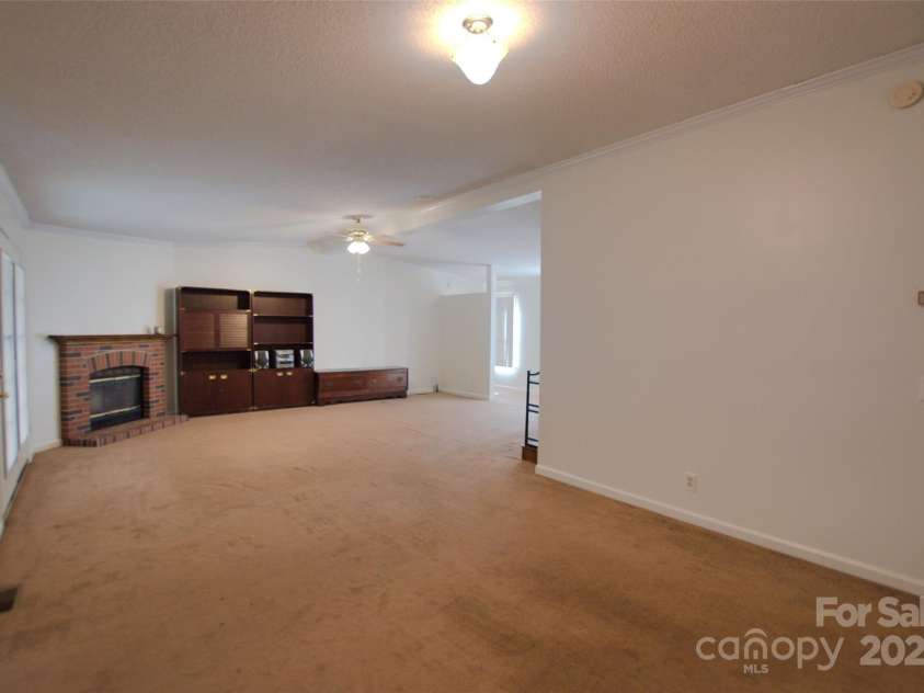 142 Orindawood Road, McConnells, SC 29726.  MLS# CAR4287985, YatesRealty ID 31446. Family Room