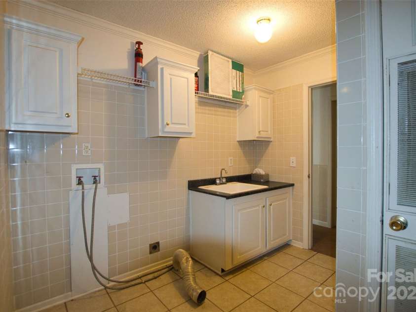 142 Orindawood Road, McConnells, SC 29726.  MLS# CAR4287985, YatesRealty ID 31446. Laundry Room