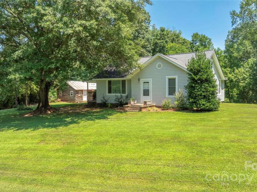 2770 St James Church Road, Newton, NC 28658.  MLS# CAR4283875, YatesRealty ID 31447. 