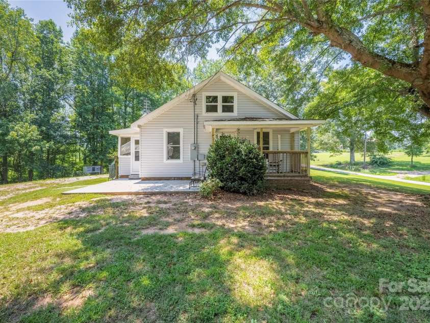 2770 St James Church Road, Newton, NC 28658.  MLS# CAR4283875, YatesRealty ID 31447. 