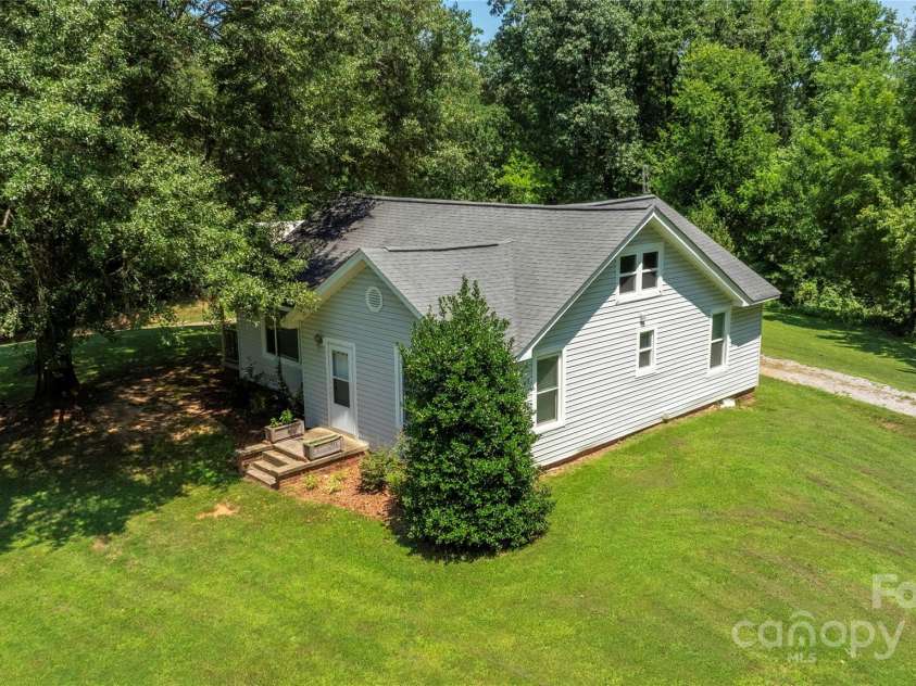 2770 St James Church Road, Newton, NC 28658.  MLS# CAR4283875, YatesRealty ID 31447. 