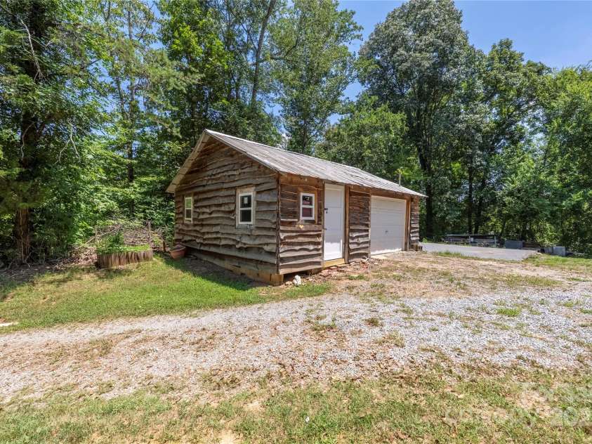 2770 St James Church Road, Newton, NC 28658.  MLS# CAR4283875, YatesRealty ID 31447. 