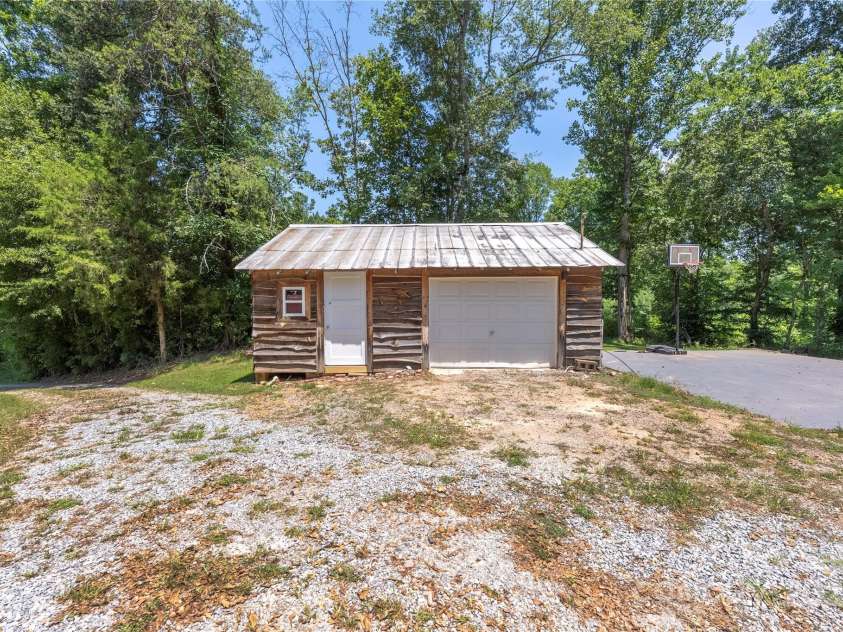 2770 St James Church Road, Newton, NC 28658.  MLS# CAR4283875, YatesRealty ID 31447. 