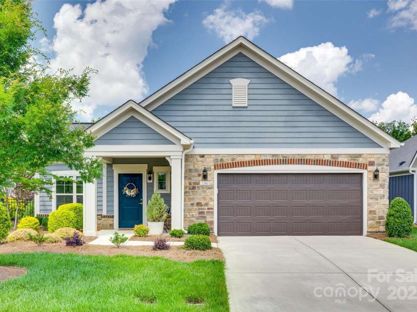 2261 Lincolnshire Lane, Waxhaw, NC 28173.  MLS# CAR4268622, YatesRealty ID 31448. 