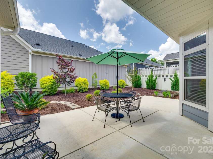 2261 Lincolnshire Lane, Waxhaw, NC 28173.  MLS# CAR4268622, YatesRealty ID 31448. 