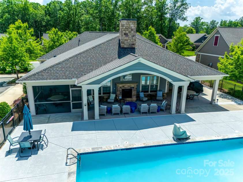 2261 Lincolnshire Lane, Waxhaw, NC 28173.  MLS# CAR4268622, YatesRealty ID 31448. 