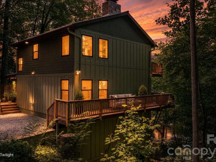 549 Clubhouse Drive, Banner Elk, NC 28604.  MLS# CAR4393499, YatesRealty ID 31448. 