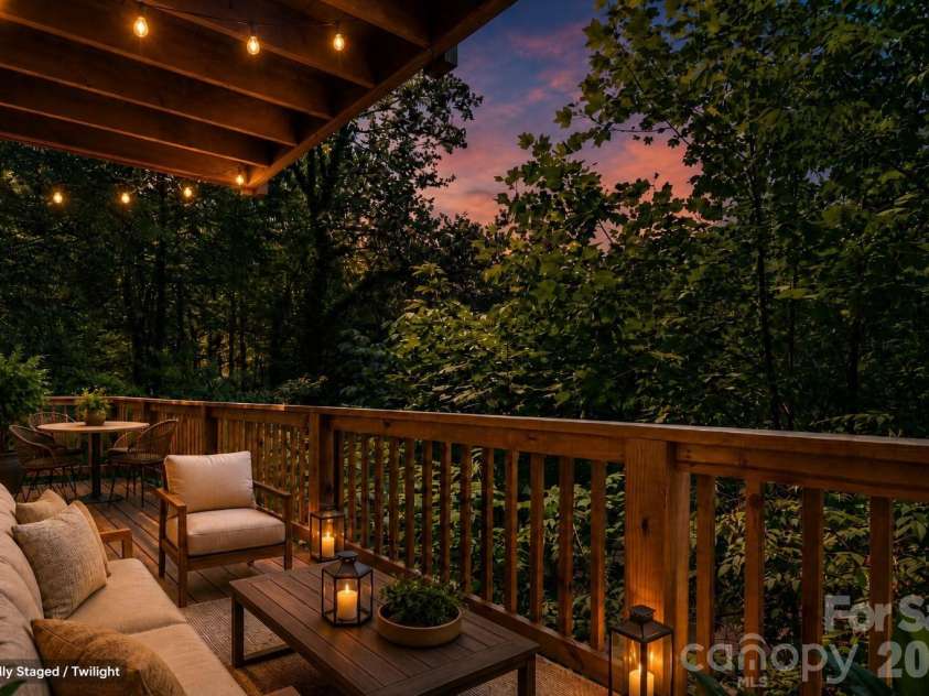 549 Clubhouse Drive, Banner Elk, NC 28604.  MLS# CAR4393499, YatesRealty ID 31448. 