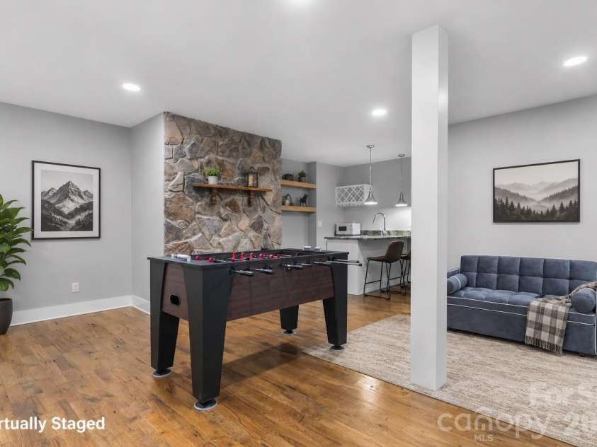 549 Clubhouse Drive, Banner Elk, NC 28604.  MLS# CAR4393499, YatesRealty ID 31448. 