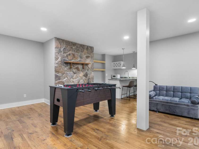 549 Clubhouse Drive, Banner Elk, NC 28604.  MLS# CAR4393499, YatesRealty ID 31448. 