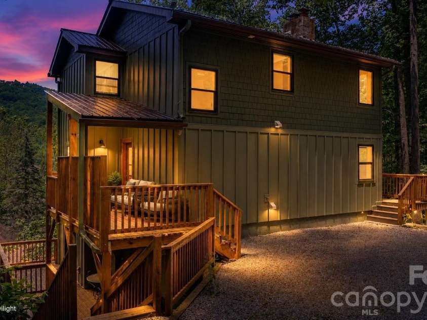 549 Clubhouse Drive, Banner Elk, NC 28604.  MLS# CAR4393499, YatesRealty ID 31448. 