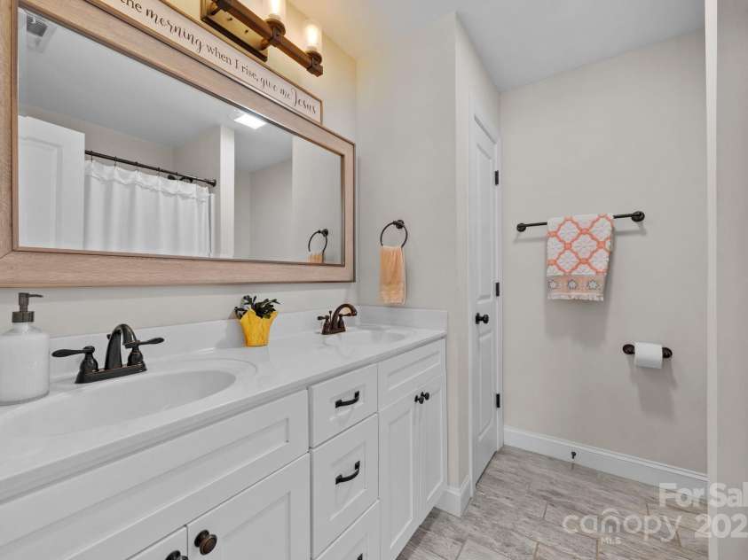 149 Tuscan Way, Lexington, NC 27295.  MLS# CAR4288019, YatesRealty ID 31449. 