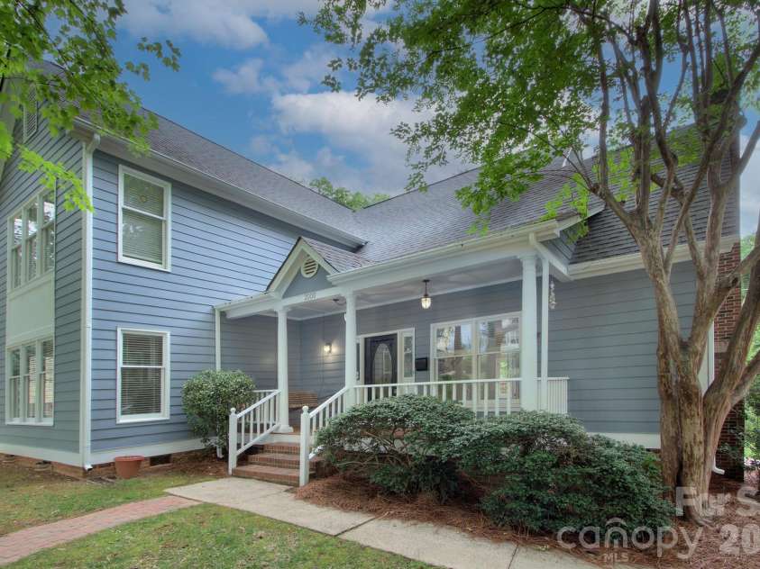 2000 Victorian Place, Charlotte, NC 28203.  MLS# CAR4393683, YatesRealty ID 31449. 