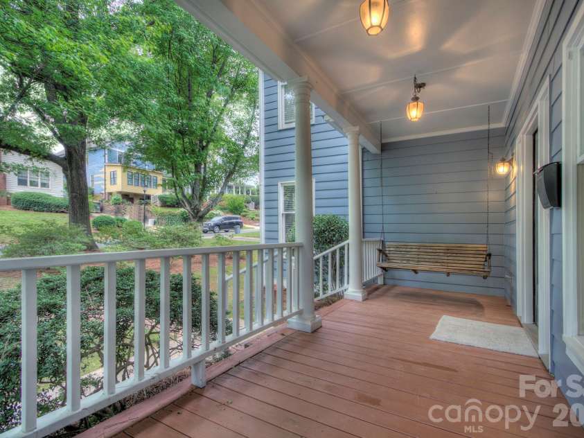 2000 Victorian Place, Charlotte, NC 28203.  MLS# CAR4393683, YatesRealty ID 31449. 