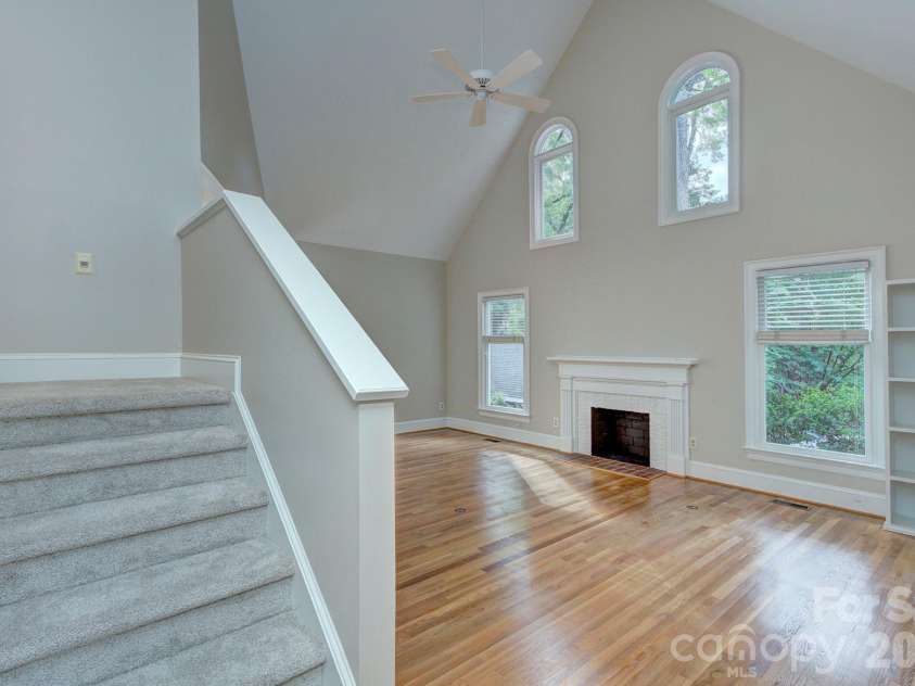 2000 Victorian Place, Charlotte, NC 28203.  MLS# CAR4393683, YatesRealty ID 31449. 