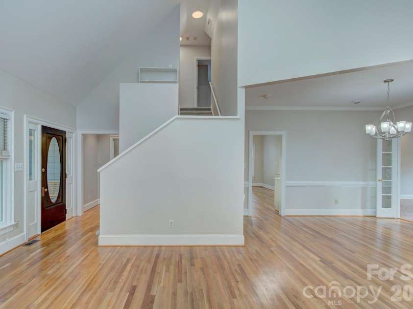 2000 Victorian Place, Charlotte, NC 28203.  MLS# CAR4393683, YatesRealty ID 31449. 