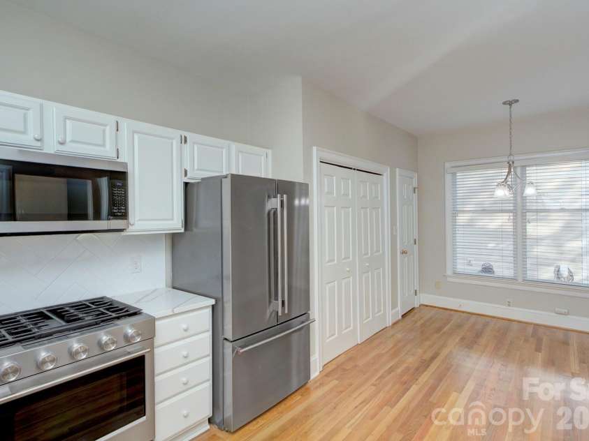 2000 Victorian Place, Charlotte, NC 28203.  MLS# CAR4393683, YatesRealty ID 31449. 