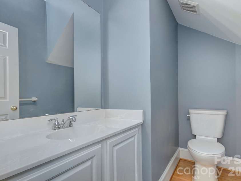 2000 Victorian Place, Charlotte, NC 28203.  MLS# CAR4393683, YatesRealty ID 31449. 