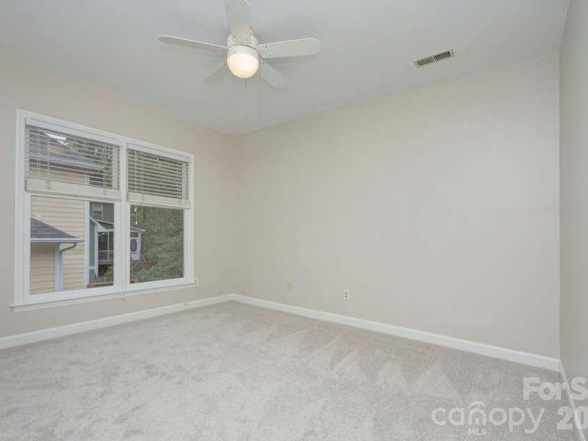 2000 Victorian Place, Charlotte, NC 28203.  MLS# CAR4393683, YatesRealty ID 31449. 