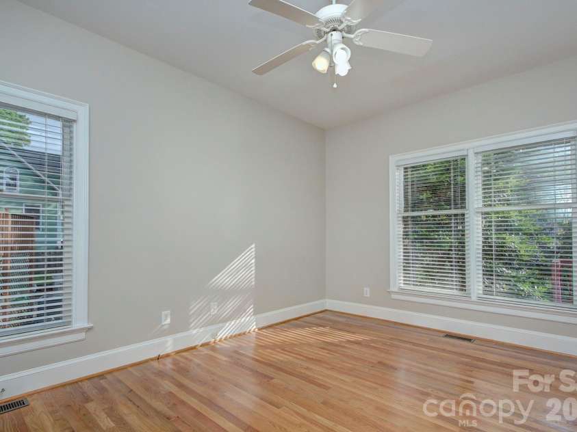 2000 Victorian Place, Charlotte, NC 28203.  MLS# CAR4393683, YatesRealty ID 31449. 