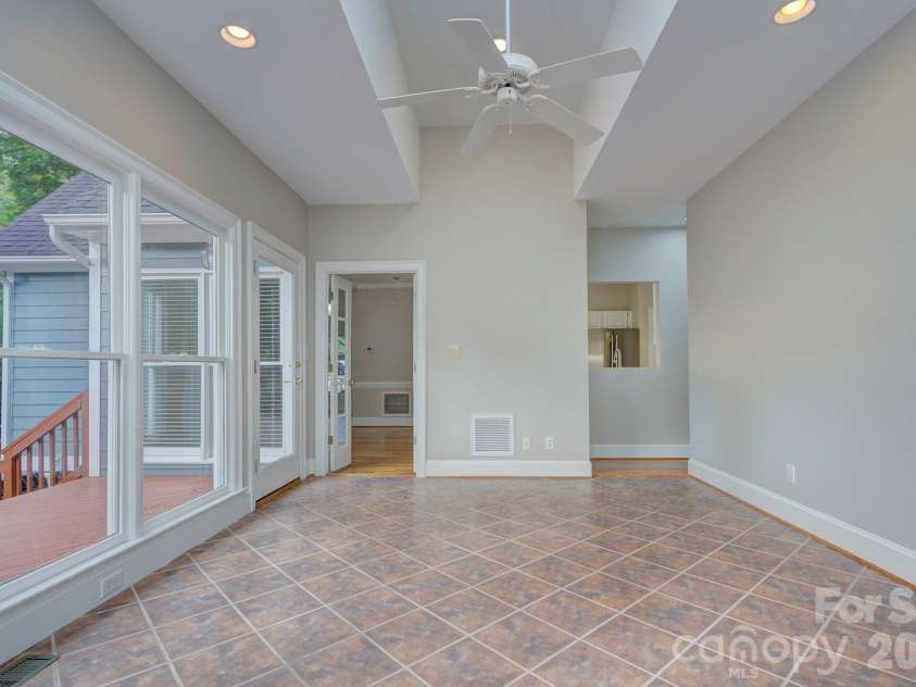 2000 Victorian Place, Charlotte, NC 28203.  MLS# CAR4393683, YatesRealty ID 31449. 