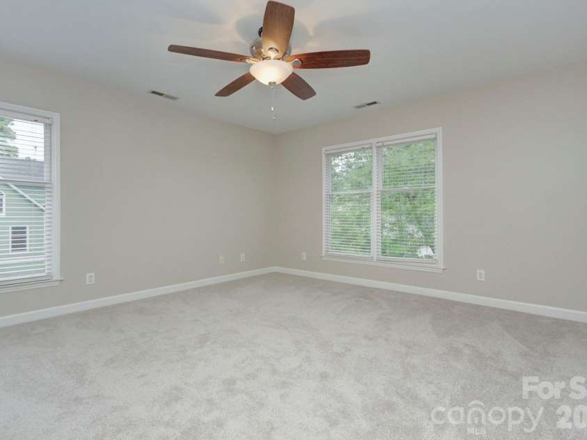 2000 Victorian Place, Charlotte, NC 28203.  MLS# CAR4393683, YatesRealty ID 31449. 